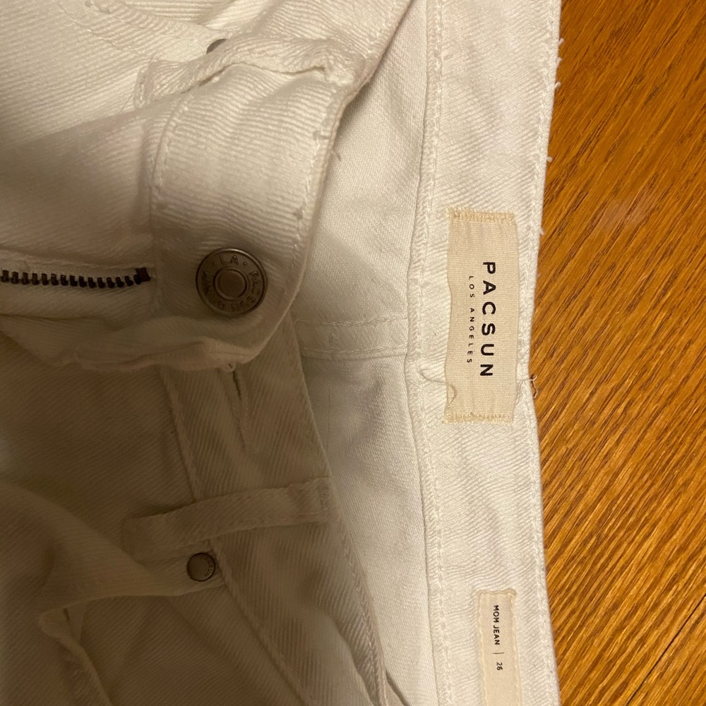 White Pacsun Mom Jeans